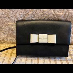 Cute shoulder bag. Lightly used.